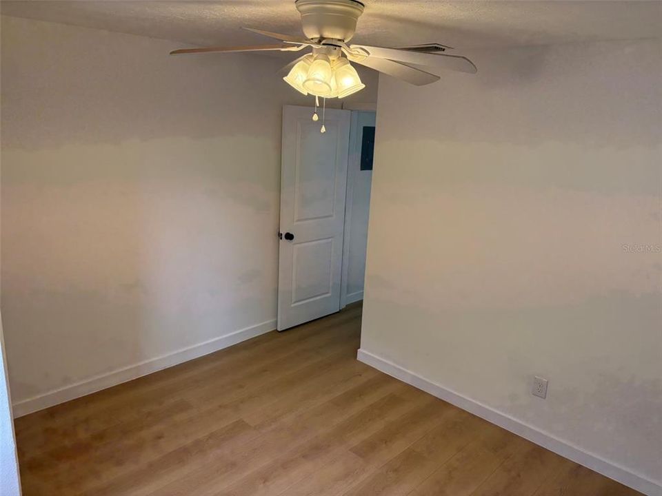 For Sale: $178,000 (2 beds, 1 baths, 1000 Square Feet)