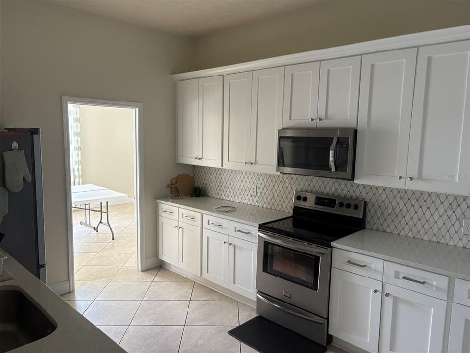 For Sale: $178,000 (2 beds, 1 baths, 1000 Square Feet)
