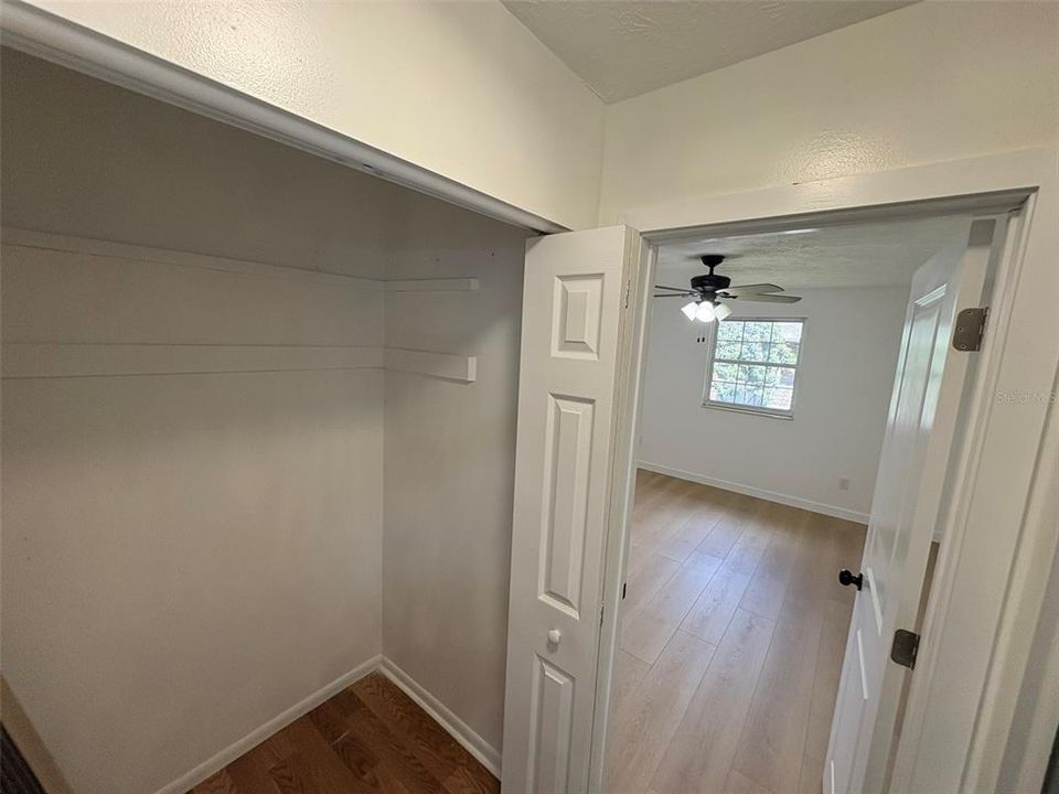 For Sale: $178,000 (2 beds, 1 baths, 1000 Square Feet)