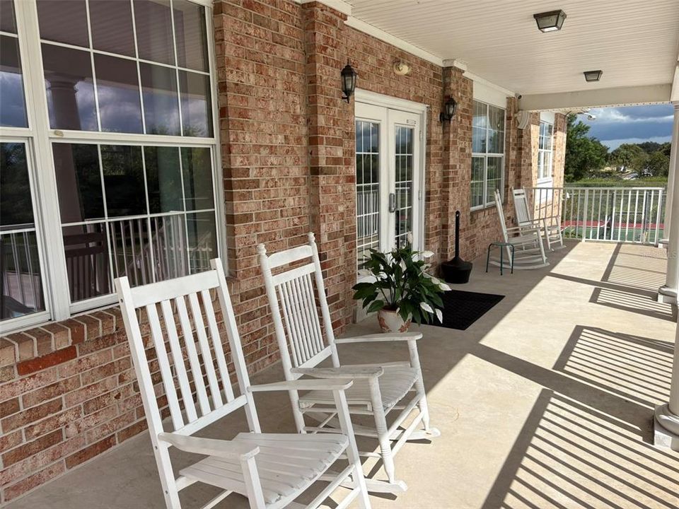 For Sale: $178,000 (2 beds, 1 baths, 1000 Square Feet)