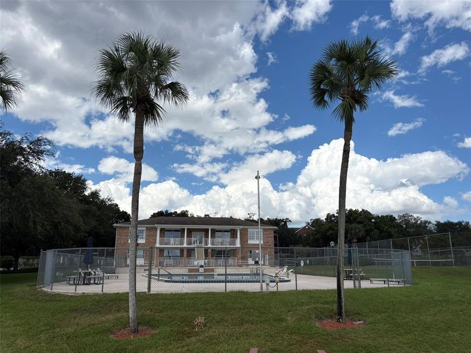 For Sale: $178,000 (2 beds, 1 baths, 1000 Square Feet)