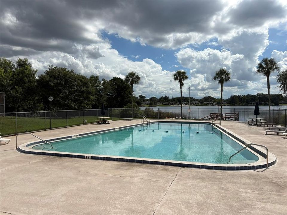 For Sale: $178,000 (2 beds, 1 baths, 1000 Square Feet)