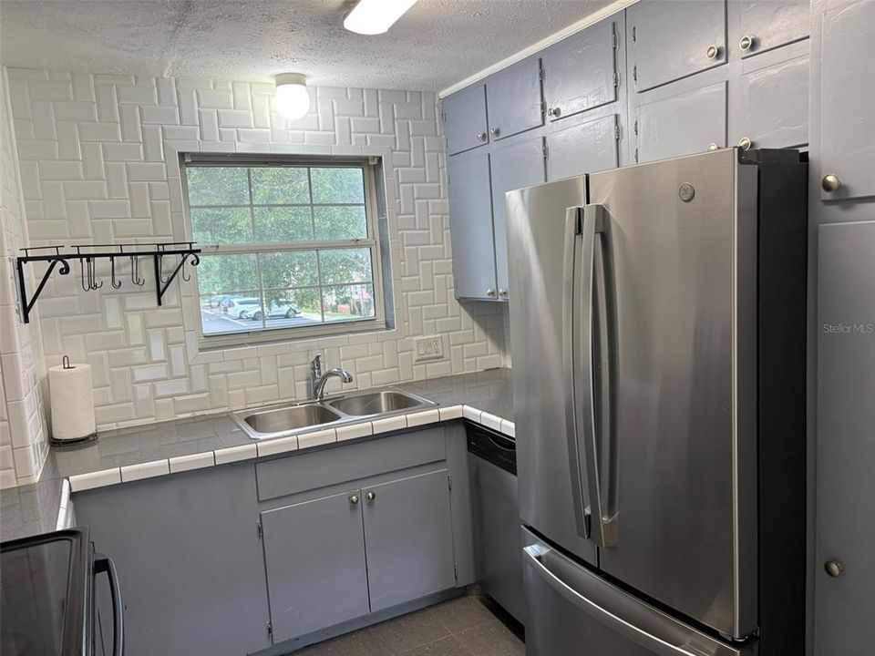 For Sale: $178,000 (2 beds, 1 baths, 1000 Square Feet)