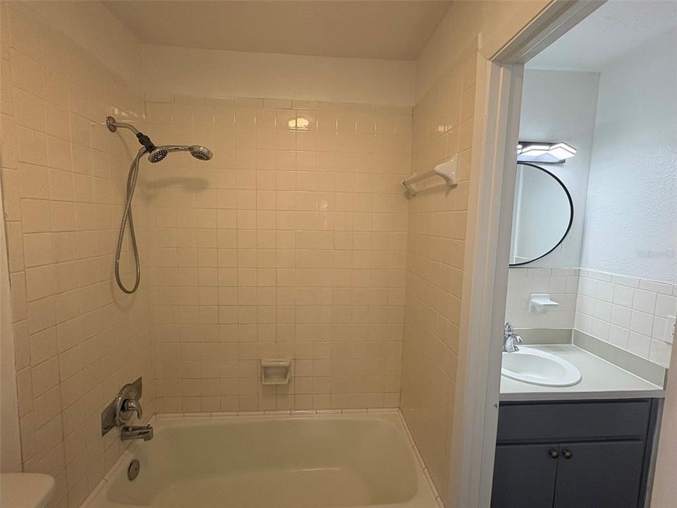 For Sale: $178,000 (2 beds, 1 baths, 1000 Square Feet)