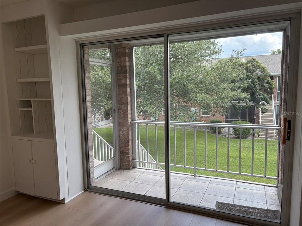For Sale: $178,000 (2 beds, 1 baths, 1000 Square Feet)