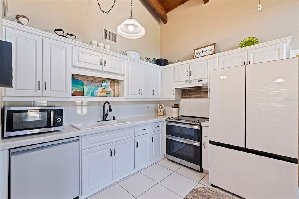 На продажу: $425,000 (3 спален, 2 ванн, 998 Квадратных фут)