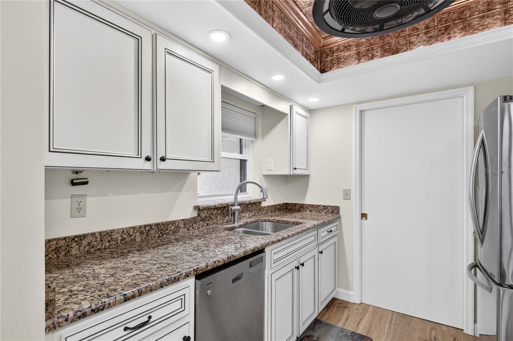En Venta: $569,900 (3 camas, 3 baños, 2639 Pies cuadrados)