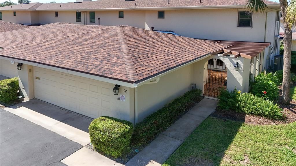En Venta: $569,900 (3 camas, 3 baños, 2639 Pies cuadrados)
