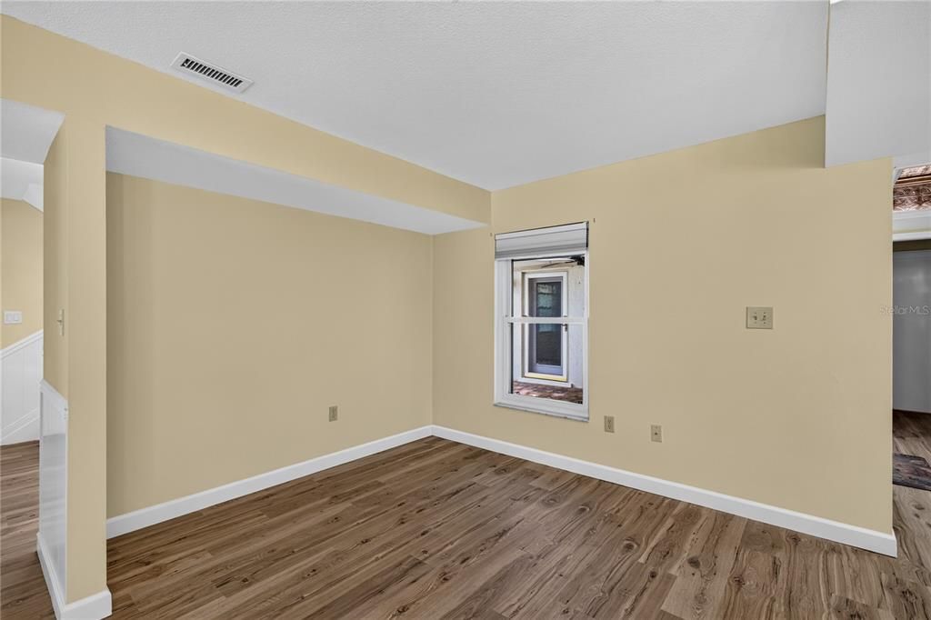 En Venta: $569,900 (3 camas, 3 baños, 2639 Pies cuadrados)