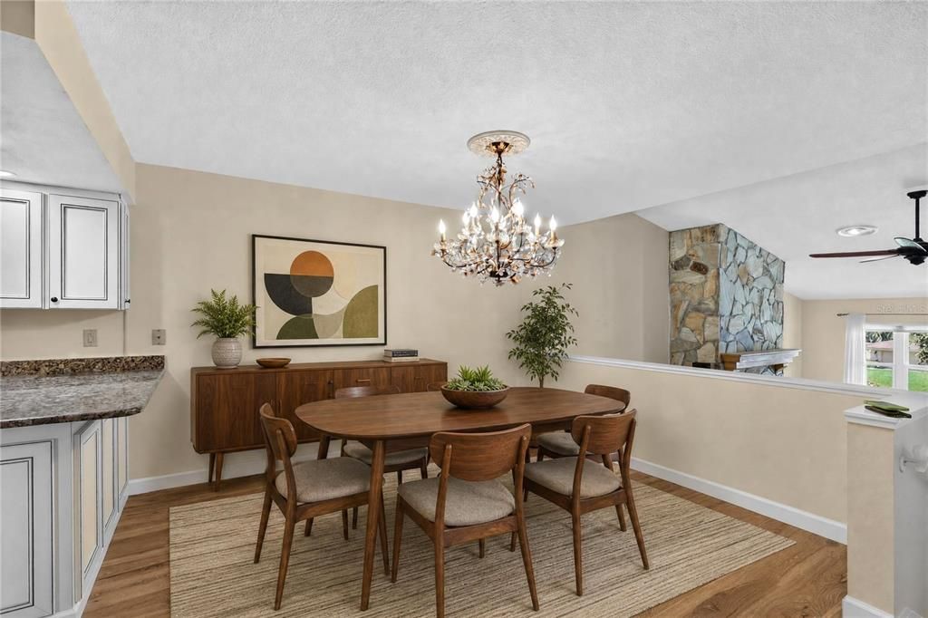 En Venta: $569,900 (3 camas, 3 baños, 2639 Pies cuadrados)