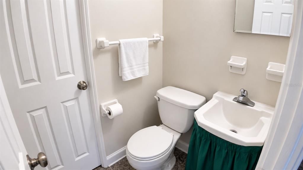 For Sale: $330,000 (3 beds, 1 baths, 1000 Square Feet)