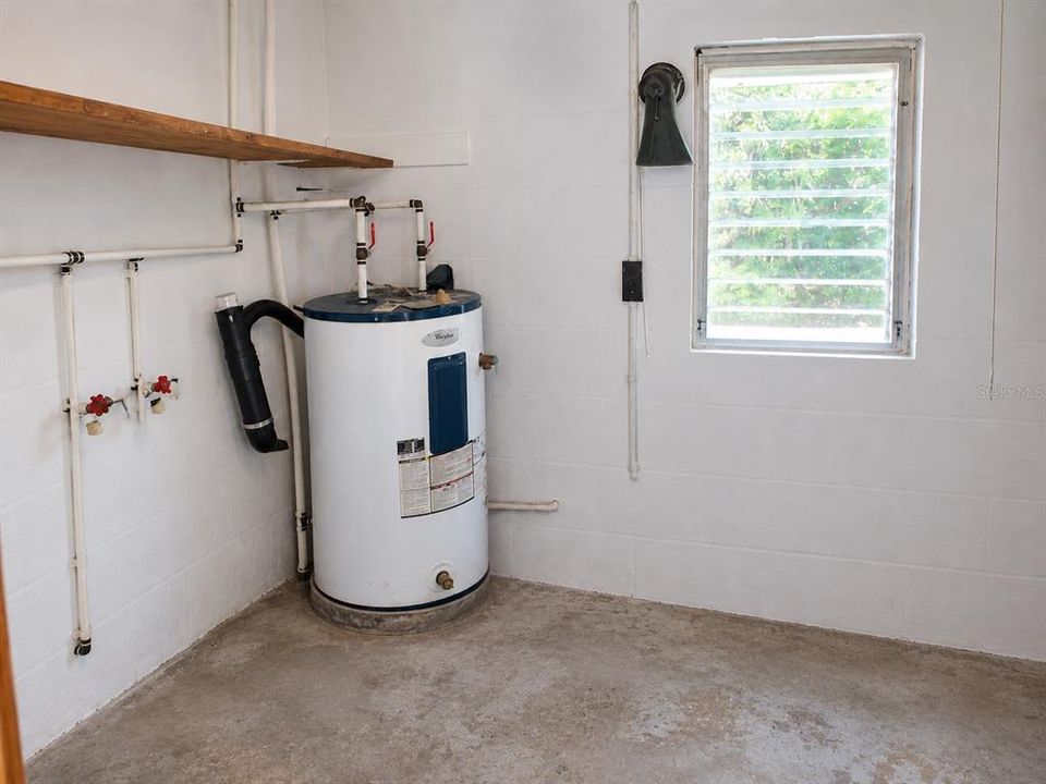 For Sale: $330,000 (3 beds, 1 baths, 1000 Square Feet)
