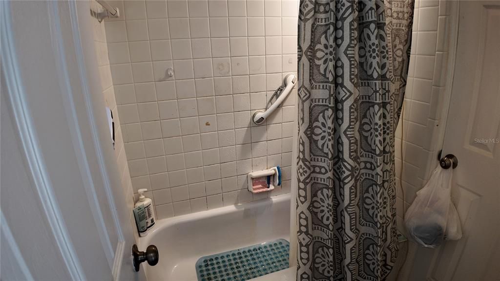 For Sale: $330,000 (3 beds, 1 baths, 1000 Square Feet)