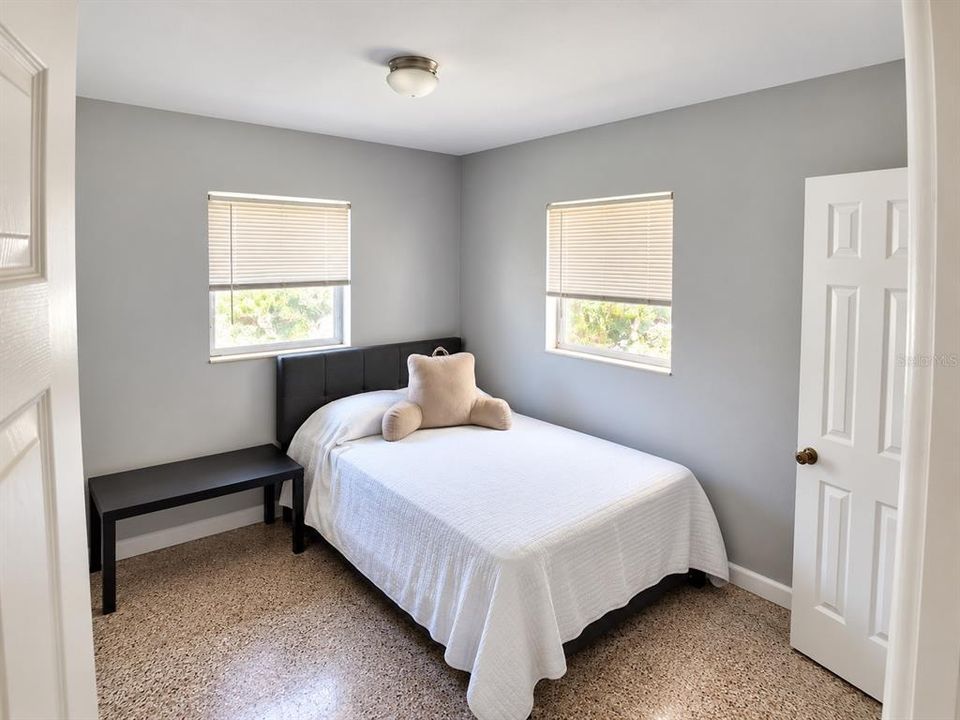 For Sale: $330,000 (3 beds, 1 baths, 1000 Square Feet)