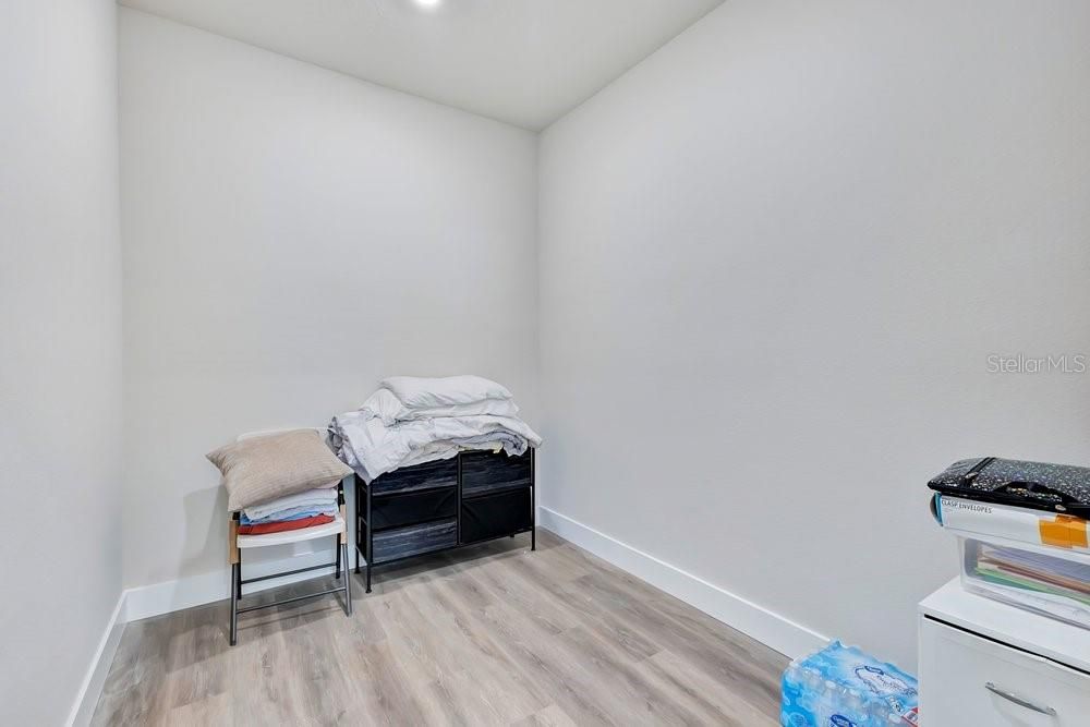 En Venta: $410,000 (3 camas, 2 baños, 1813 Pies cuadrados)