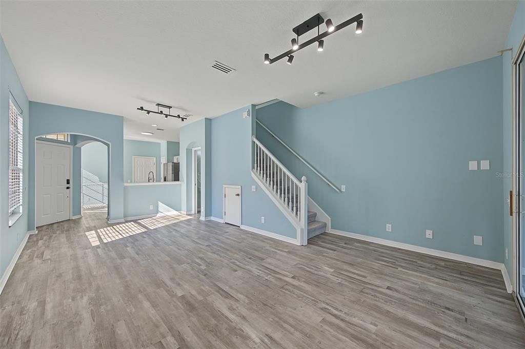 For Sale: $365,000 (2 beds, 2 baths, 1740 Square Feet)