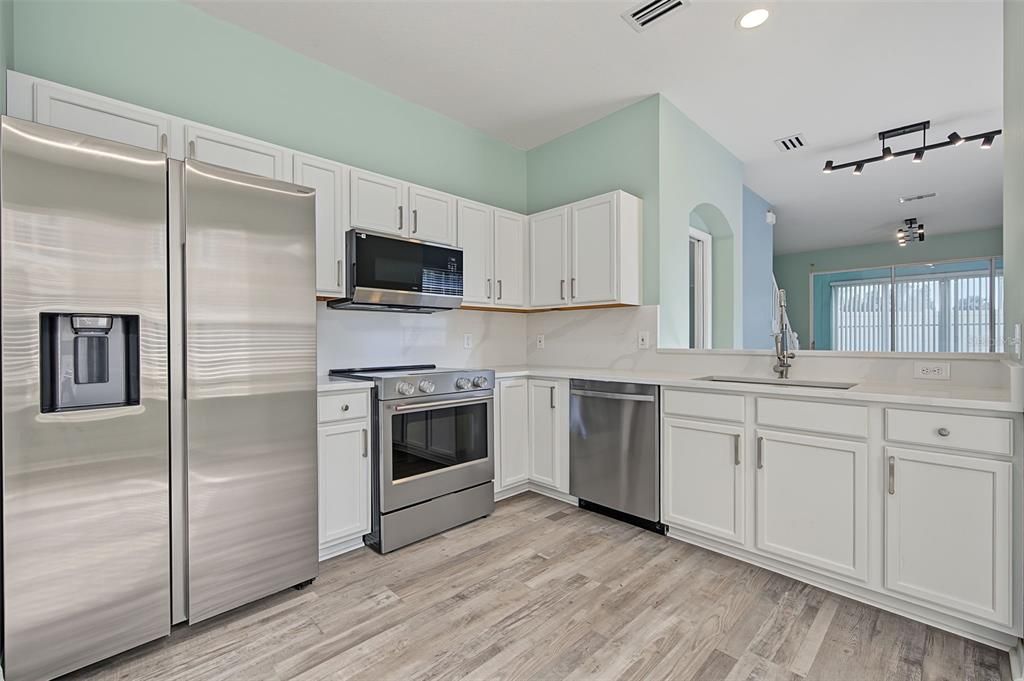 For Sale: $365,000 (2 beds, 2 baths, 1740 Square Feet)
