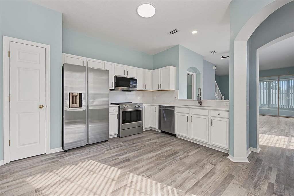 For Sale: $365,000 (2 beds, 2 baths, 1740 Square Feet)