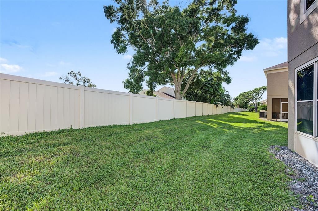 For Sale: $365,000 (2 beds, 2 baths, 1740 Square Feet)