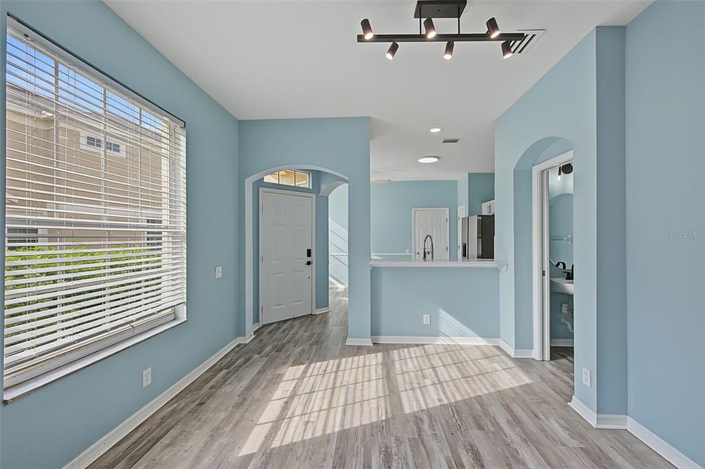 For Sale: $365,000 (2 beds, 2 baths, 1740 Square Feet)