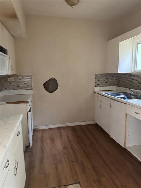 На продажу: $143,000 (3 спален, 2 ванн, 938 Квадратных фут)