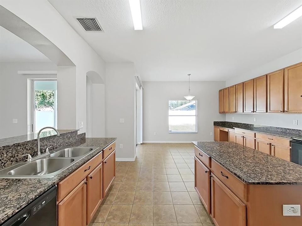 En Venta: $419,000 (6 camas, 3 baños, 3080 Pies cuadrados)