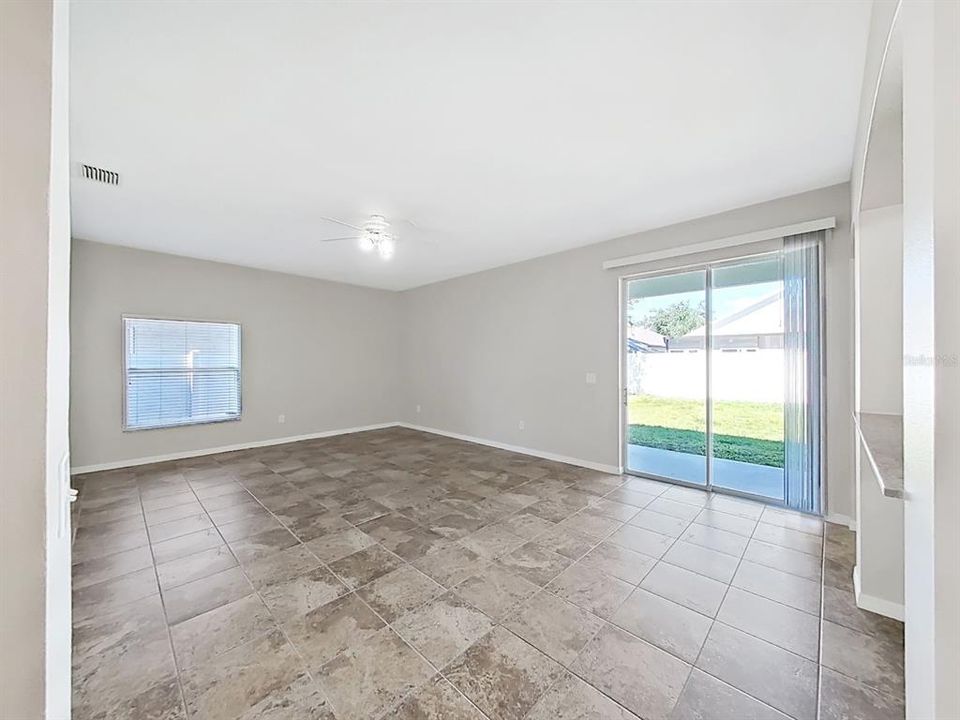 En Venta: $419,000 (6 camas, 3 baños, 3080 Pies cuadrados)