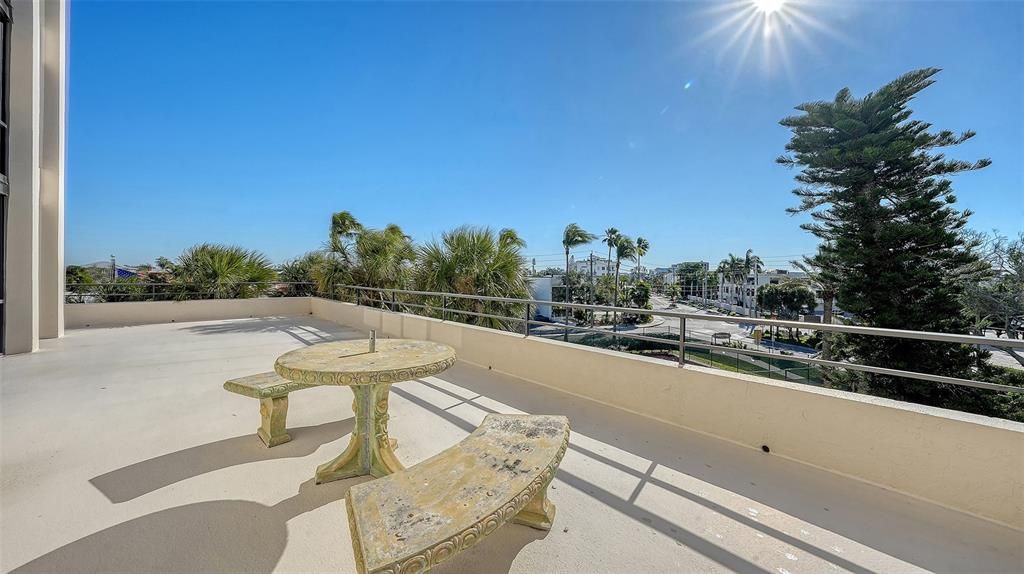 En Venta: $1,195,000 (2 camas, 2 baños, 1446 Pies cuadrados)