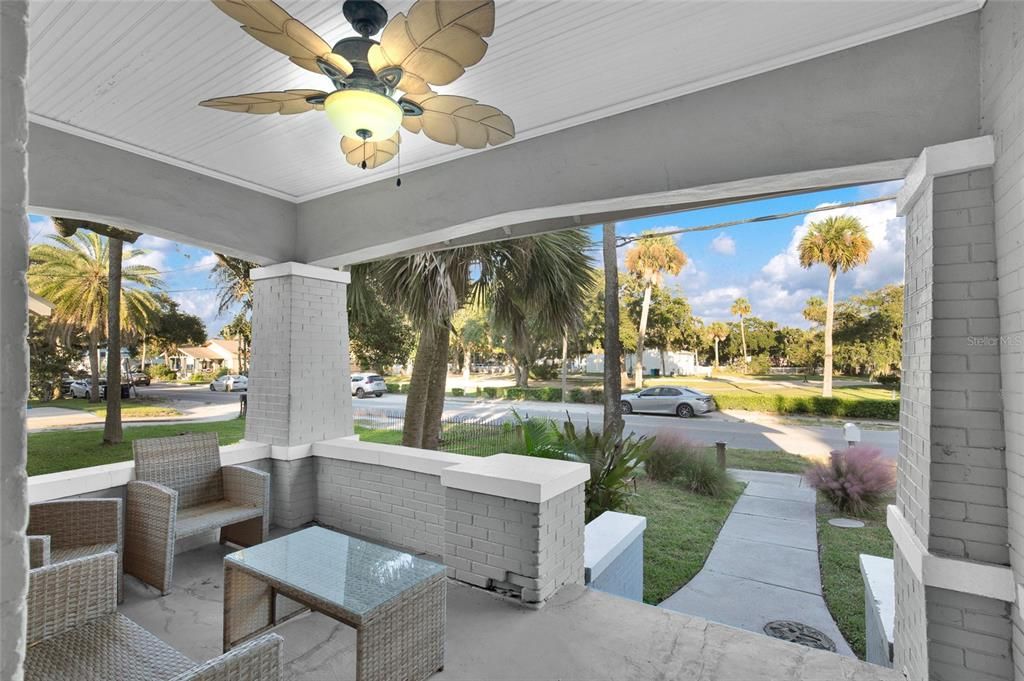 En Venta: $1,850,000 (4 camas, 3 baños, 2295 Pies cuadrados)