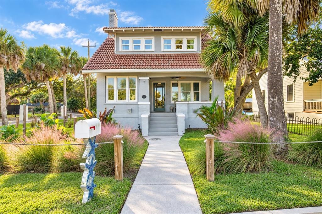 En Venta: $1,850,000 (4 camas, 3 baños, 2295 Pies cuadrados)