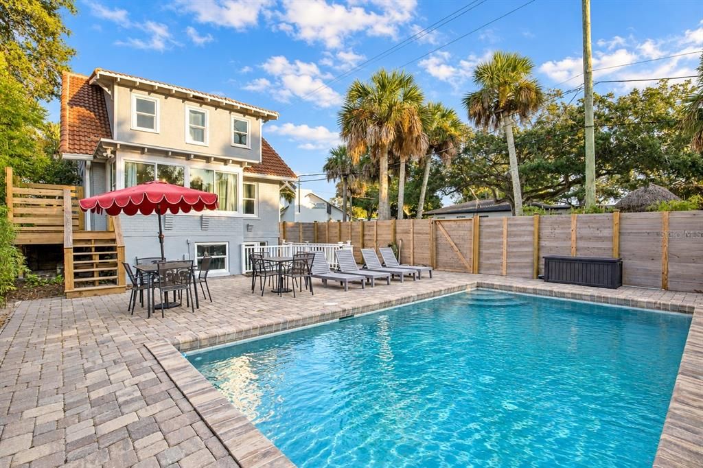 En Venta: $1,850,000 (4 camas, 3 baños, 2295 Pies cuadrados)