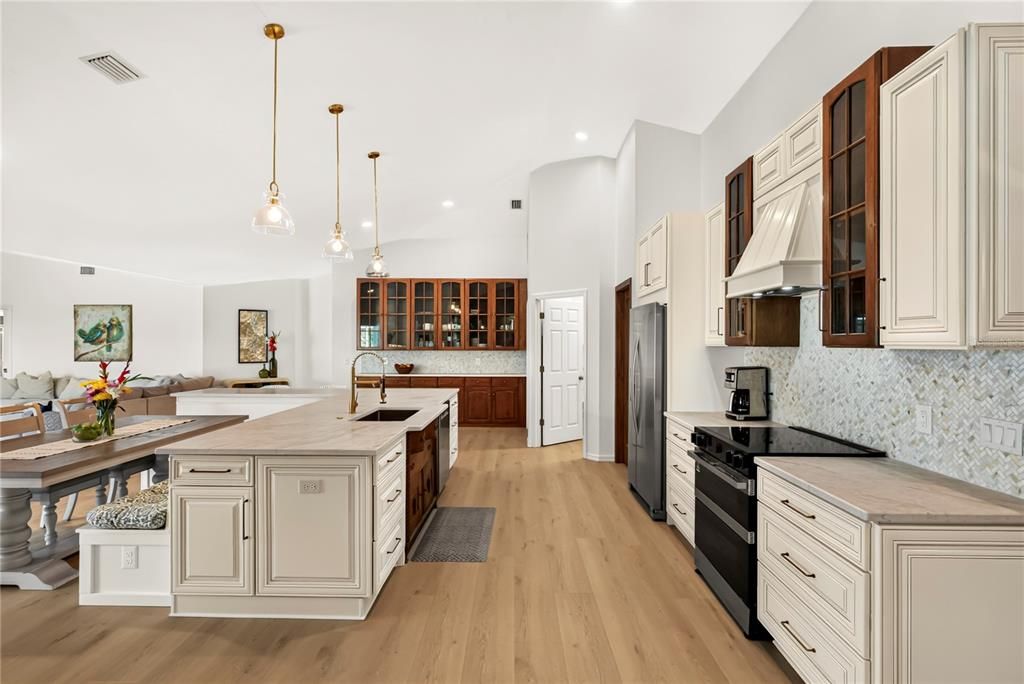 En Venta: $625,000 (4 camas, 2 baños, 2981 Pies cuadrados)