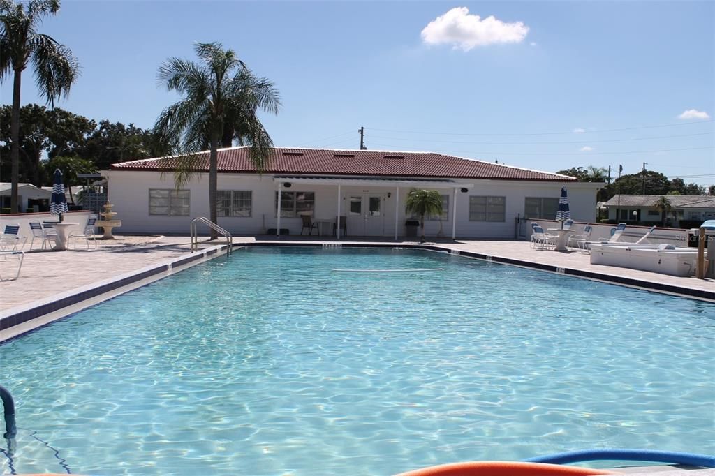 Active With Contract: $240,000 (2 beds, 2 baths, 1587 Square Feet)