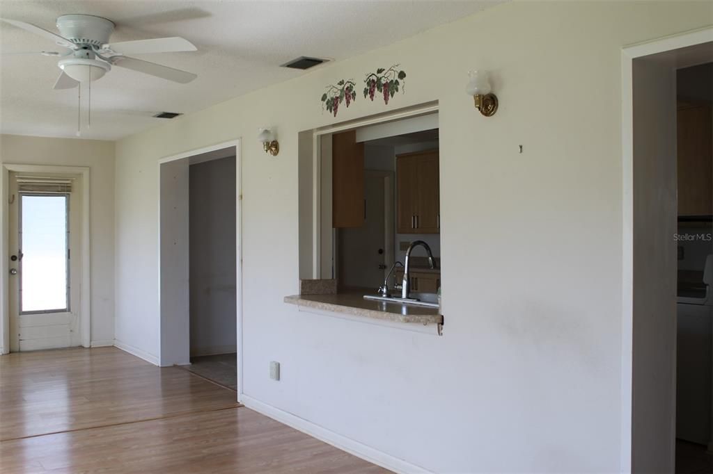 Active With Contract: $240,000 (2 beds, 2 baths, 1587 Square Feet)