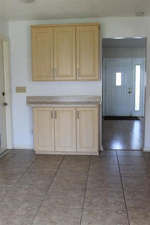 Active With Contract: $240,000 (2 beds, 2 baths, 1587 Square Feet)