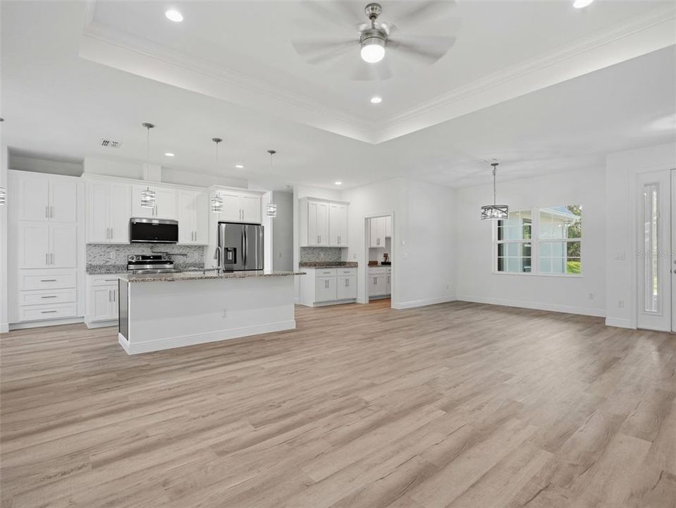 En Venta: $449,000 (3 camas, 2 baños, 1919 Pies cuadrados)