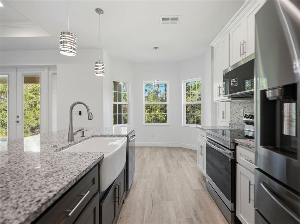 En Venta: $449,000 (3 camas, 2 baños, 1919 Pies cuadrados)