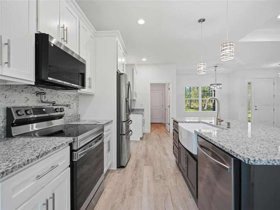 En Venta: $449,000 (3 camas, 2 baños, 1919 Pies cuadrados)