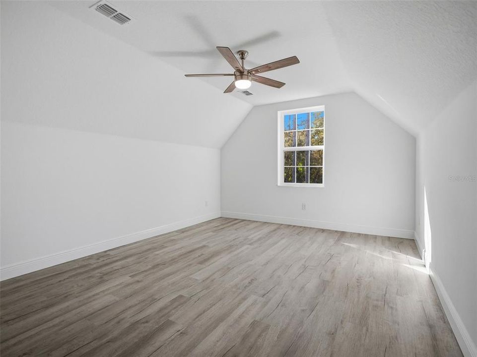En Venta: $449,000 (3 camas, 2 baños, 1919 Pies cuadrados)