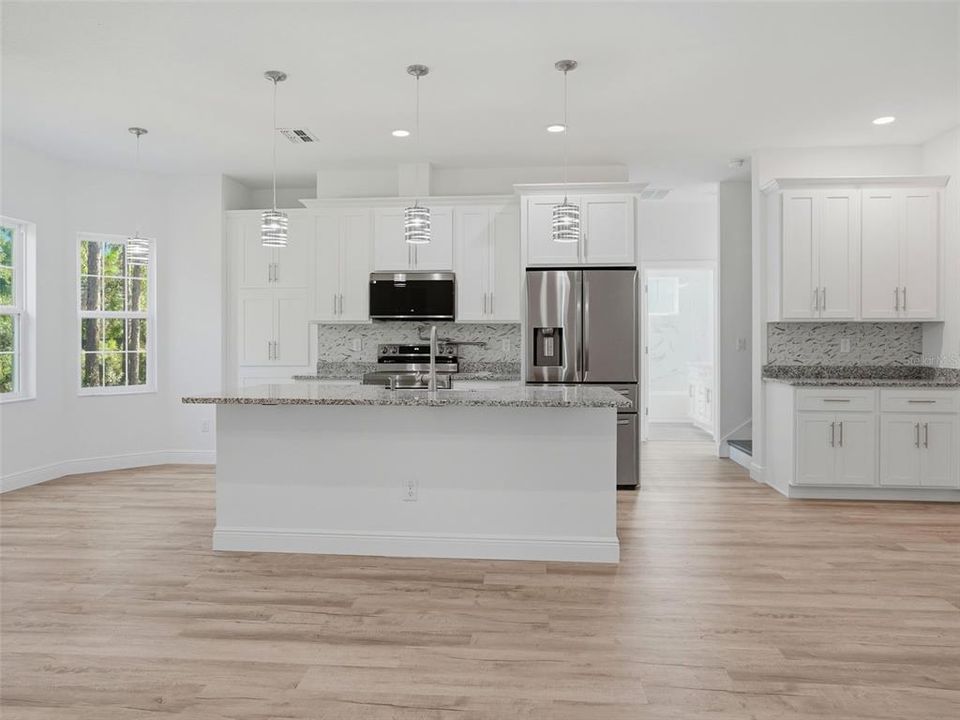 En Venta: $449,000 (3 camas, 2 baños, 1919 Pies cuadrados)