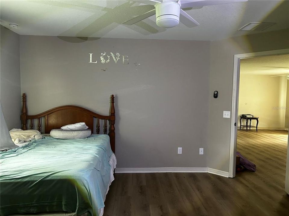 For Sale: $230,000 (3 beds, 2 baths, 1367 Square Feet)