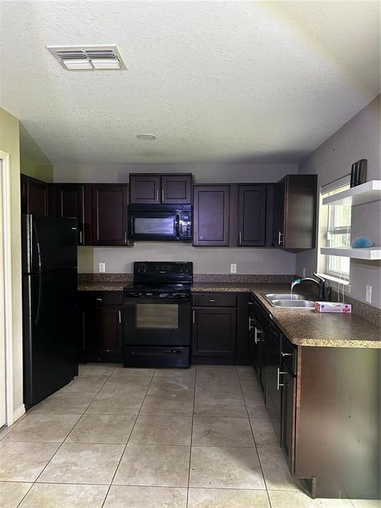 For Sale: $230,000 (3 beds, 2 baths, 1367 Square Feet)