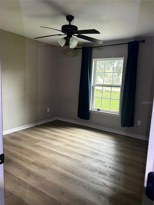 For Sale: $230,000 (3 beds, 2 baths, 1367 Square Feet)