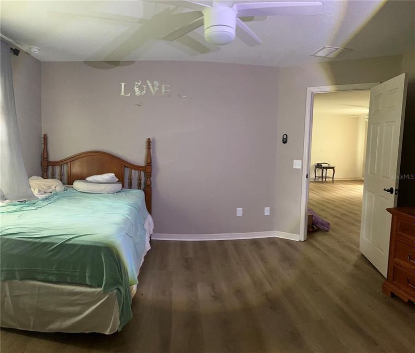 For Sale: $230,000 (3 beds, 2 baths, 1367 Square Feet)