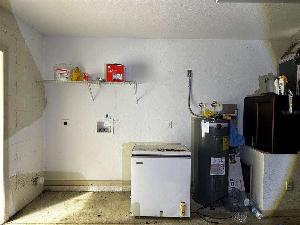 For Sale: $230,000 (3 beds, 2 baths, 1367 Square Feet)