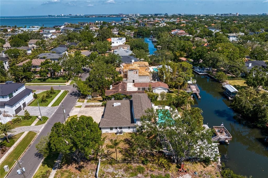En Venta: $2,350,000 (0.42 acres)