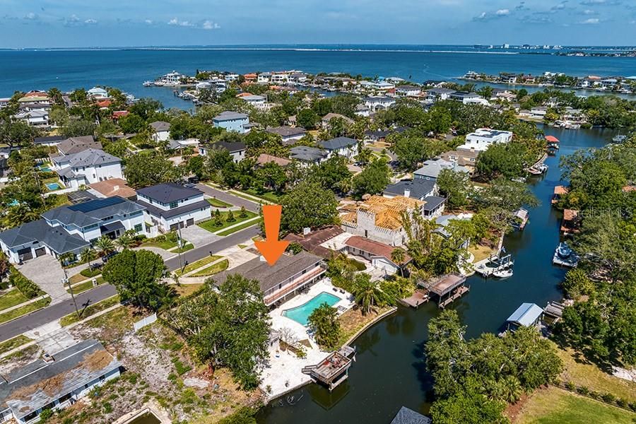 En Venta: $2,350,000 (0.42 acres)