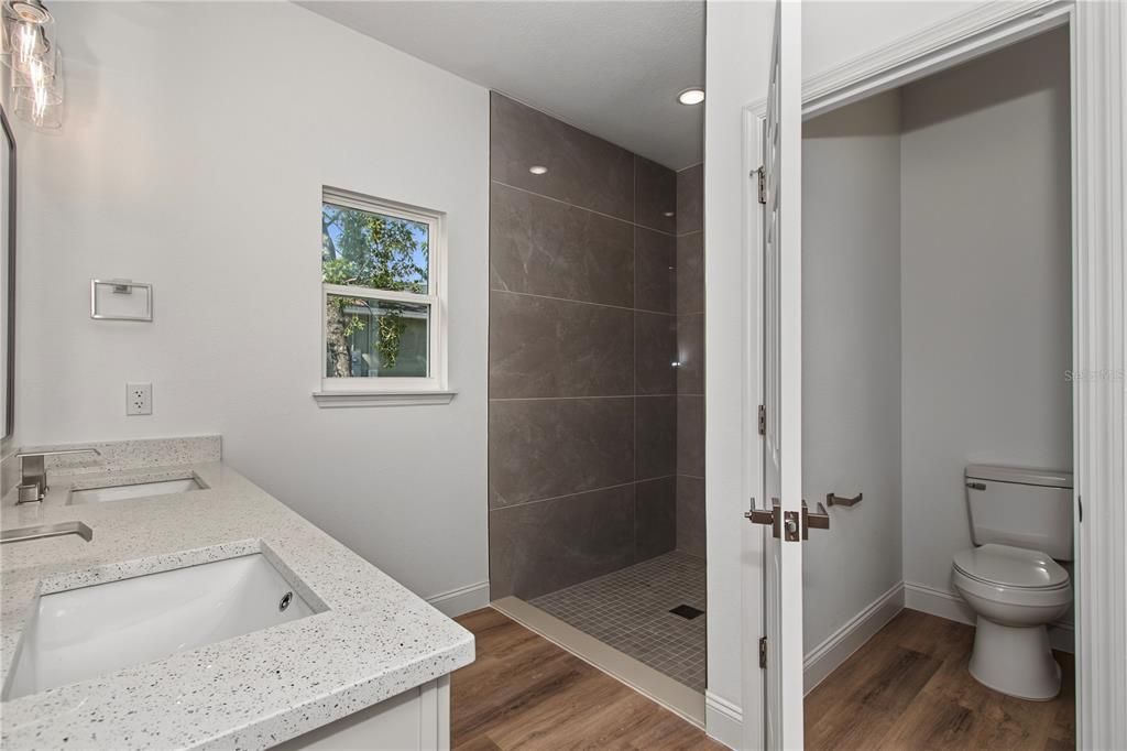 For Sale: $249,000 (3 beds, 2 baths, 1427 Square Feet)