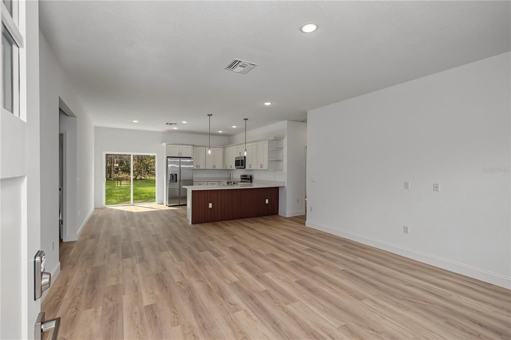 For Sale: $249,000 (3 beds, 2 baths, 1427 Square Feet)