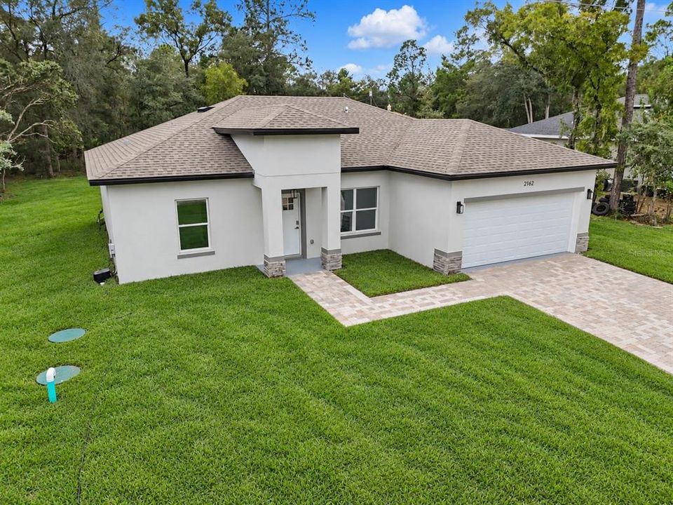 For Sale: $249,000 (3 beds, 2 baths, 1427 Square Feet)